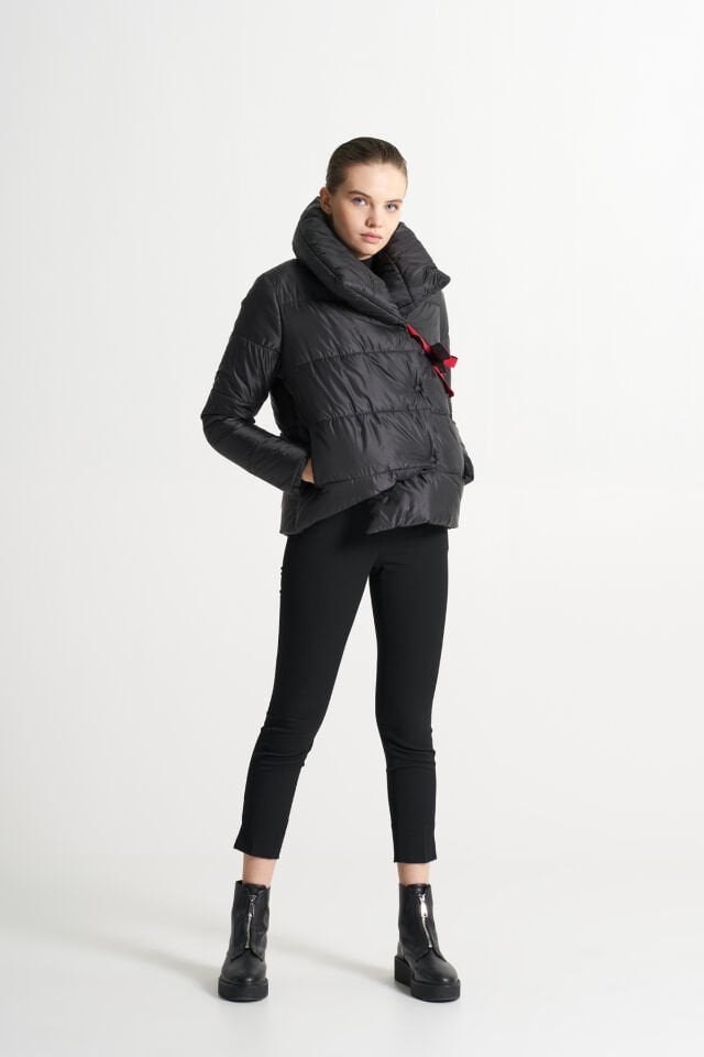 BiBi 2260 Kırmızı Kurdale Detaylı Siyah Kısa Kadın Mont