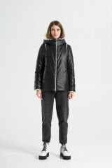 BiBi 2338k Beyaz Şerit Detaylı Siyah Kısa Mont