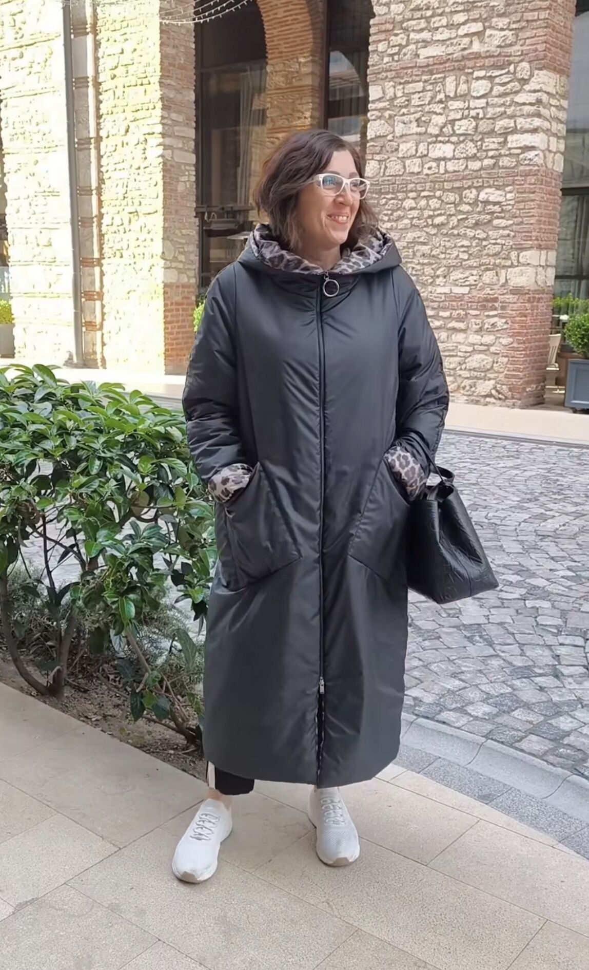 BiBi 2346 İçi Leoparlı Uzun Siyah Kadın Mont