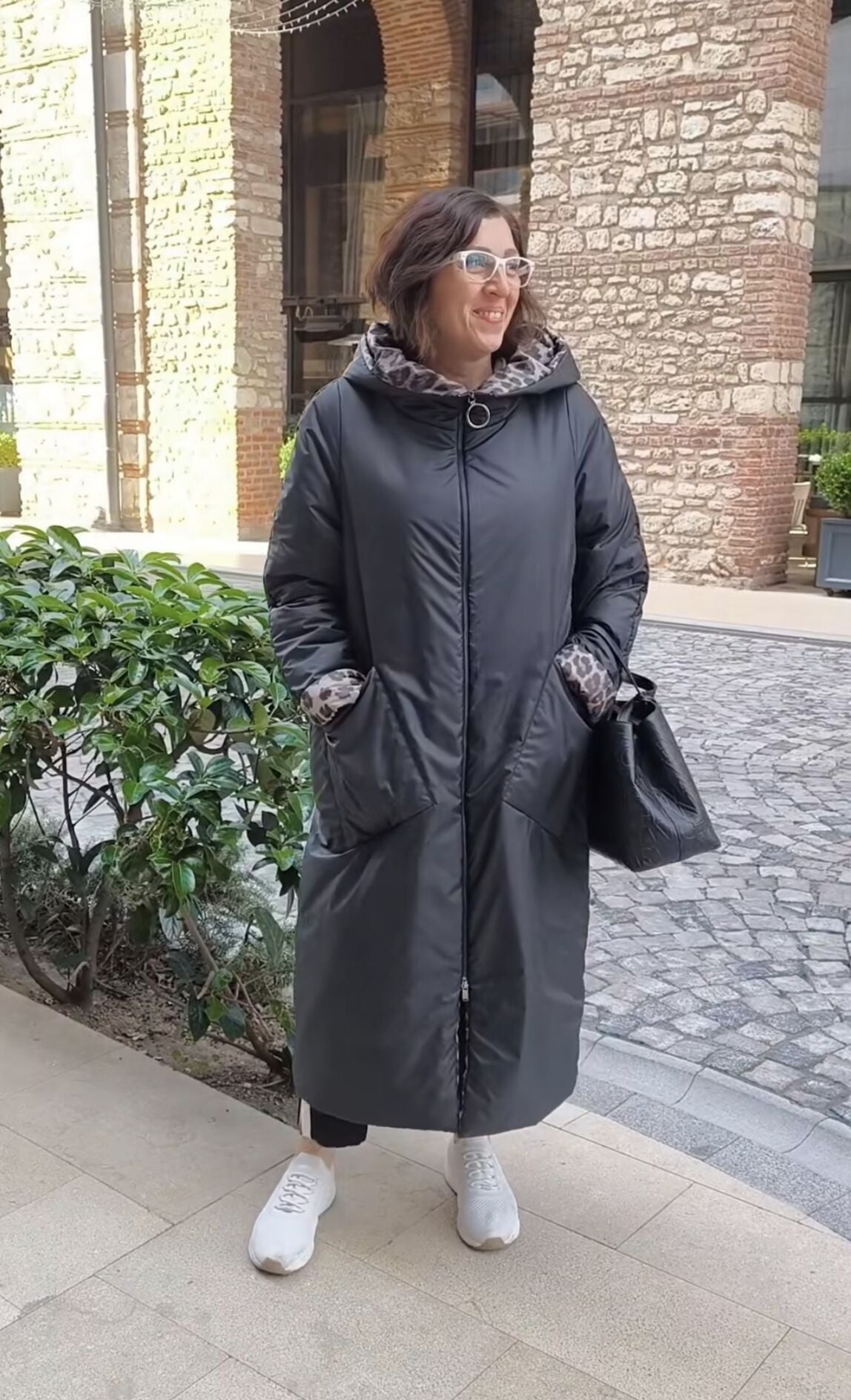 BiBi 2346 İçi Leoparlı Uzun Siyah Kadın Mont