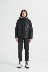 BiBi 2322 Desenli Parlak Kumaş Siyah kadın mont