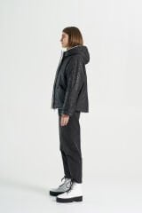 BiBi 2322 Desenli Parlak Kumaş Siyah kadın mont