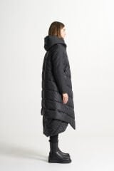 BiBi 2236 Eteği Asimetri Detaylı Siyah Uzun Mont