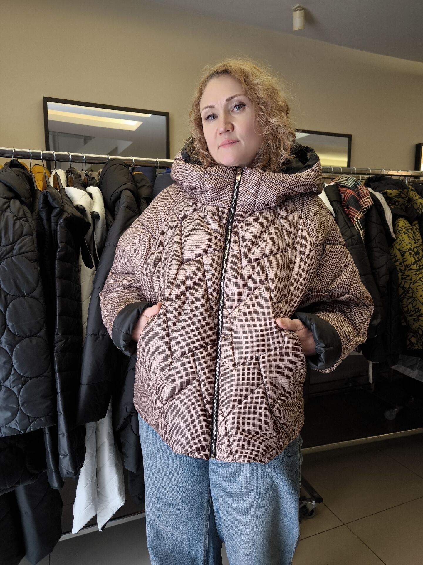 BiBi 2312 Bordo Geometrik Kapitoneli Kısa Kadın Mont