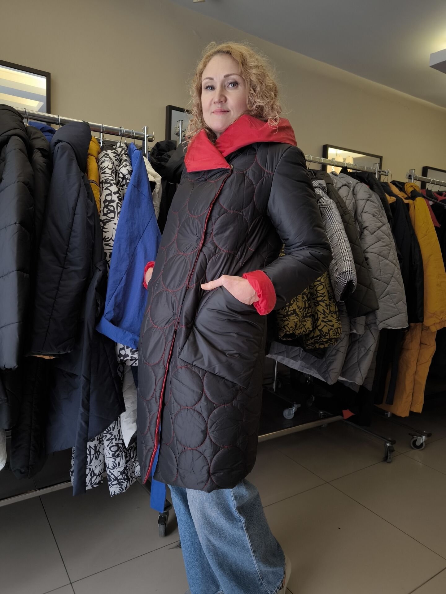 BiBi 2150 Yuvarlak Kapitoneli Kırmızı Siyah Mont