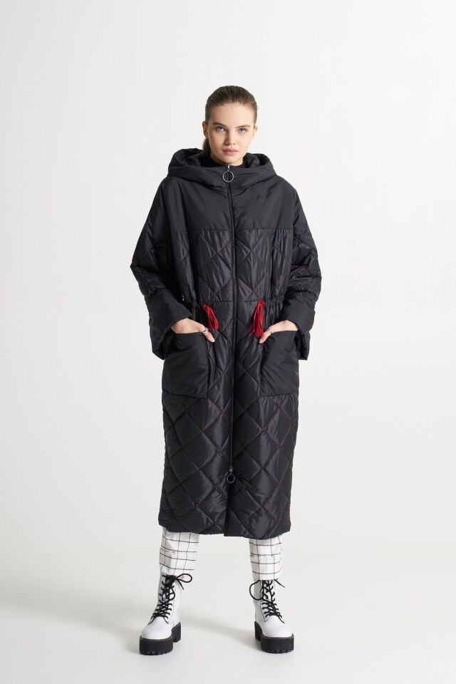 BiBi 2206 Kırmızı Bağcık Detaylı Siyah Uzun Kadın Mont