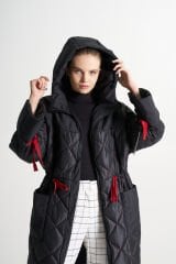 BiBi 2206 Kırmızı Bağcık Detaylı Siyah Uzun Kadın Mont