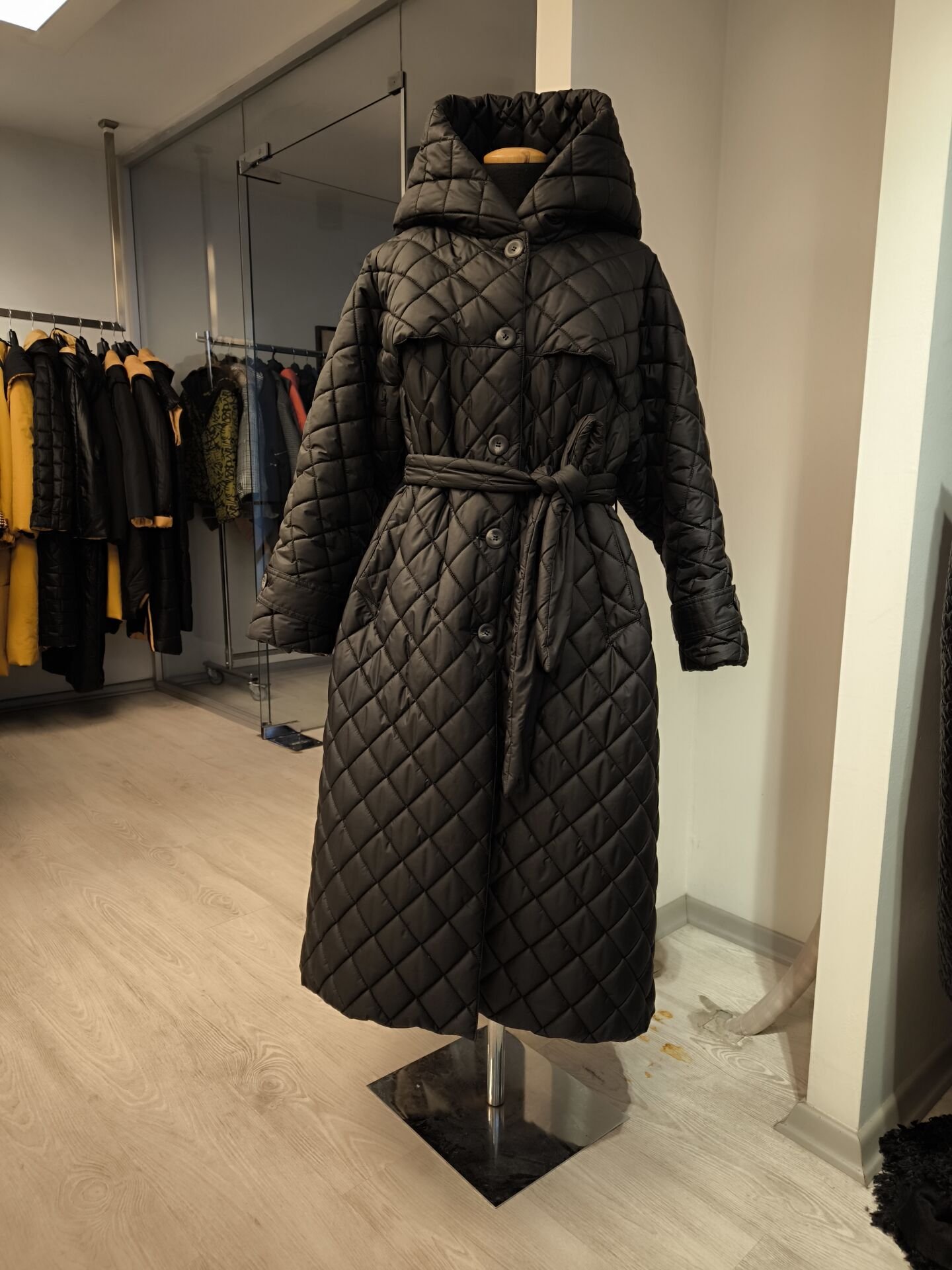 BiBi 2580K Kapitoneli Uzun Siyah Mont