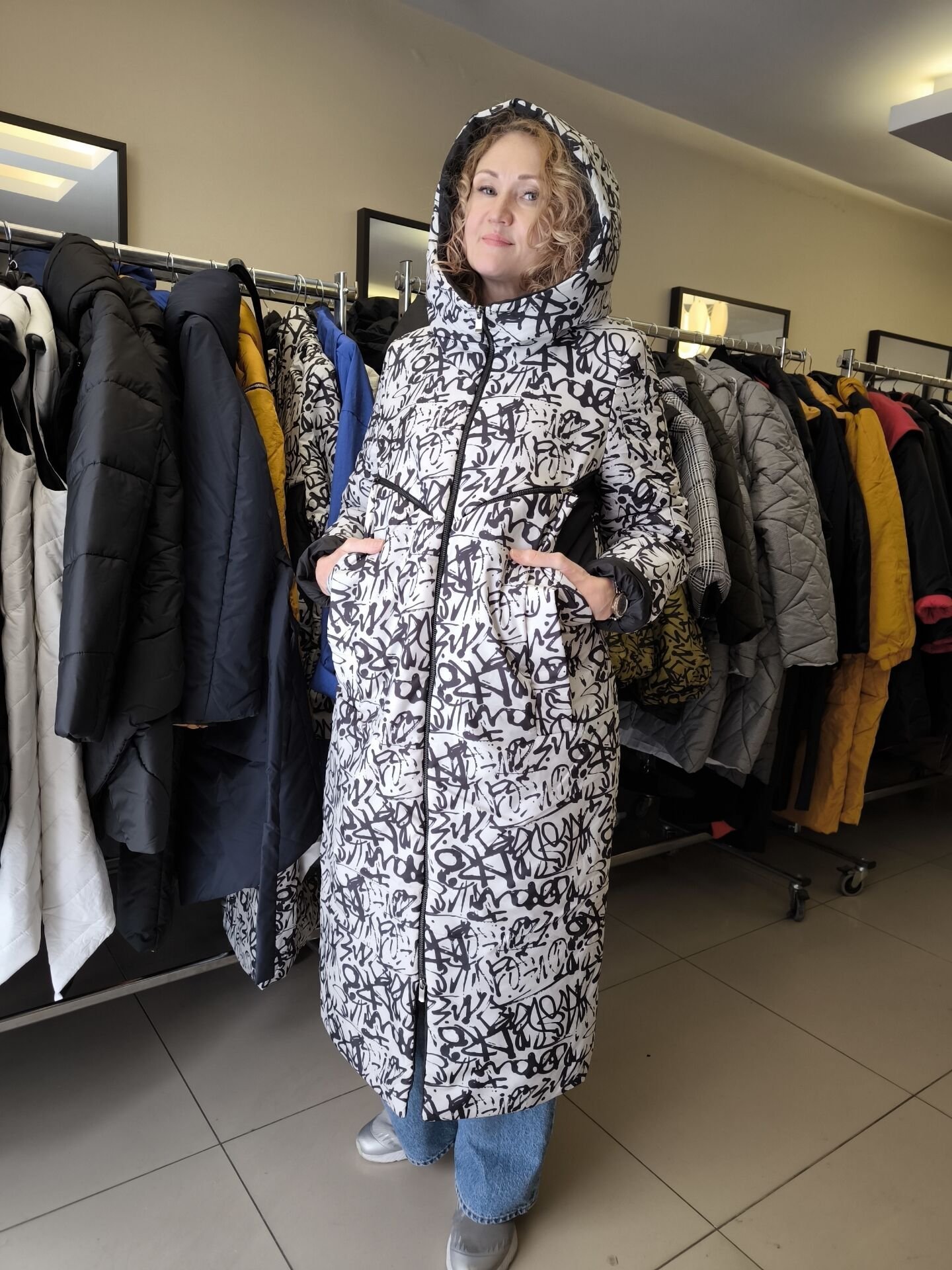 BiBi 2438 Siyah Beyaz Desenli Uzun Mont