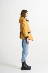 BiBi 2108 Sırtta Kurdela Detaylı Sarı Kadın Mont