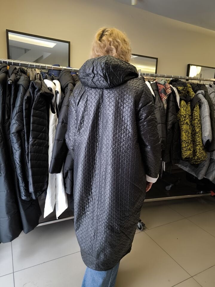 BiBi Kadife Detaylı Siyah Uzun Mont