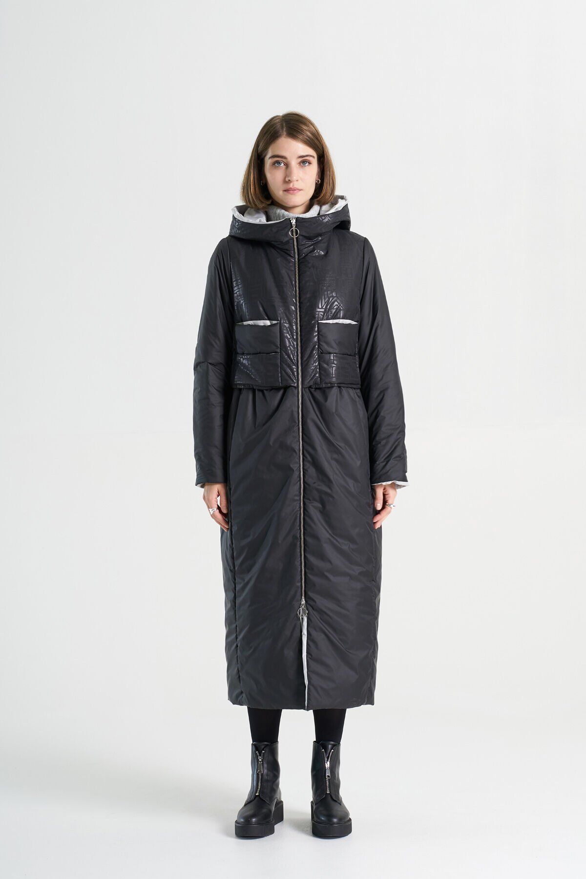 BiBi 2342 Parlak Desenli Kumaş Detaylı Siyah Uzun Mont