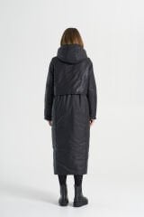 BiBi 2342 Parlak Desenli Kumaş Detaylı Siyah Uzun Mont