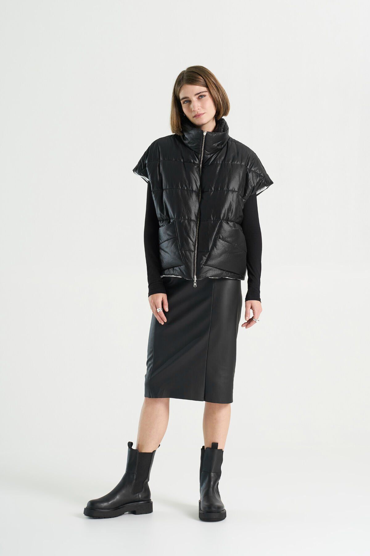 BiBi 2098y Siyah-Beyaz Çift Taraflı Kadın Kısa Mont Yelek