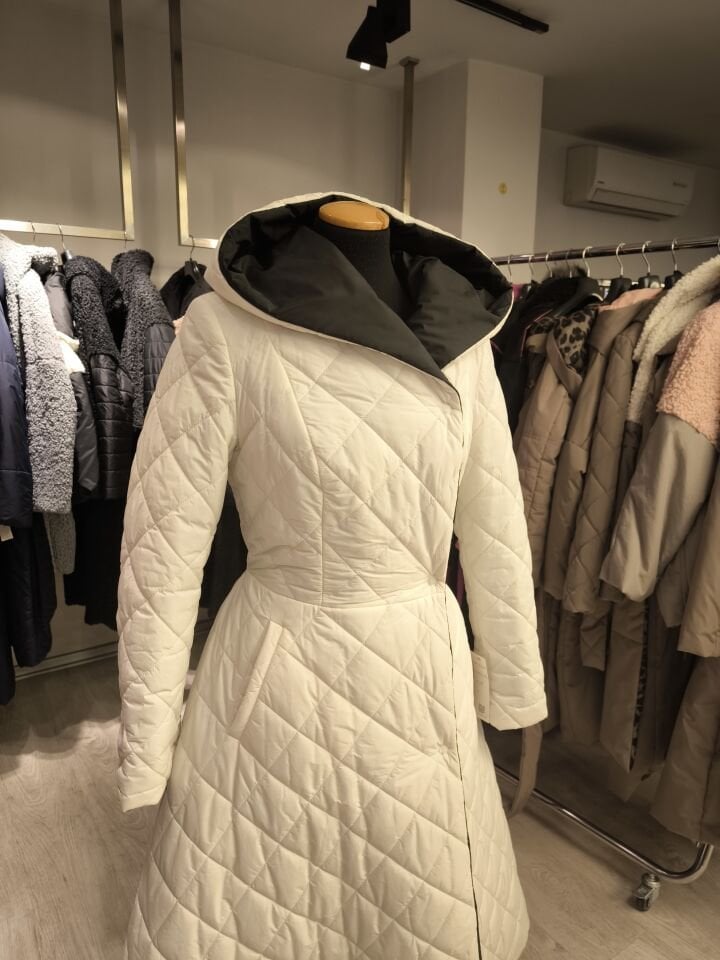 BiBi 2224 KLOŞ ETEKLİ BEYAZ UZUN  MONT